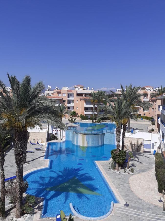 Iris Village Grand Apartment Paphos Ngoại thất bức ảnh