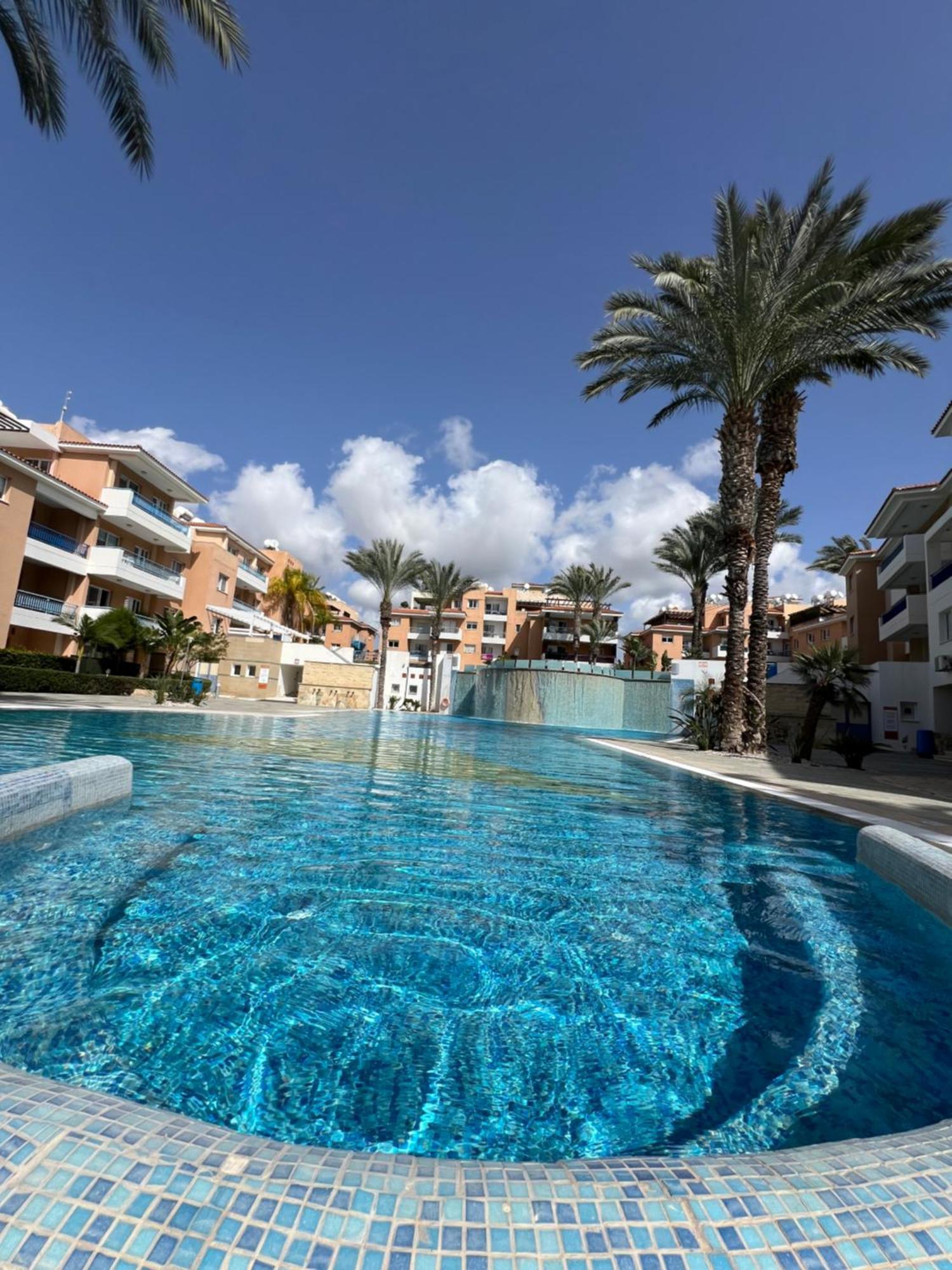 Iris Village Grand Apartment Paphos Ngoại thất bức ảnh
