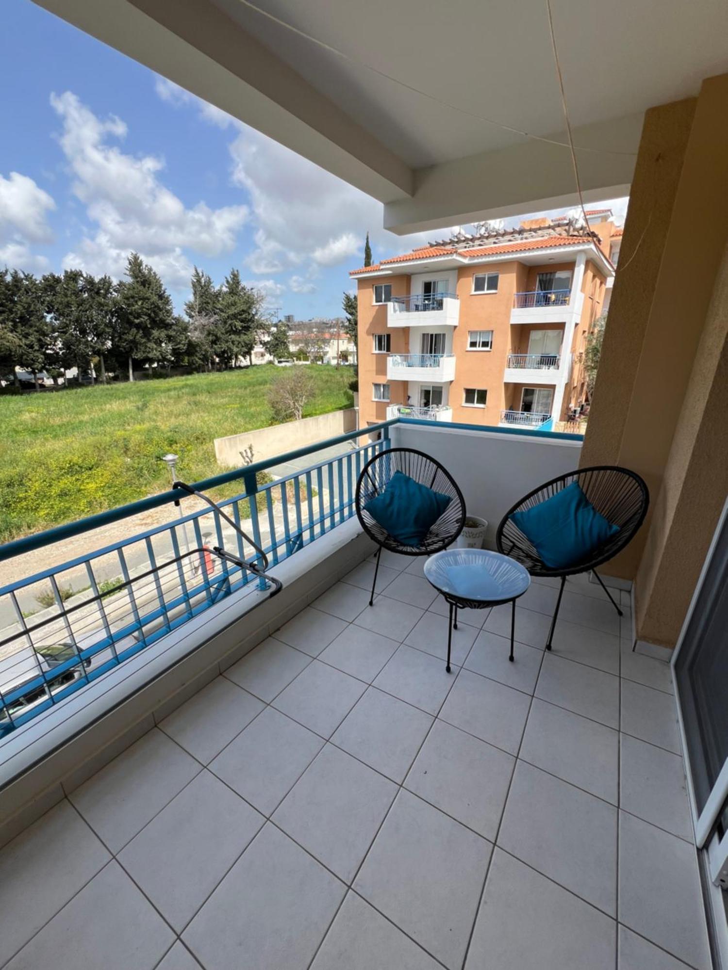 Iris Village Grand Apartment Paphos Ngoại thất bức ảnh