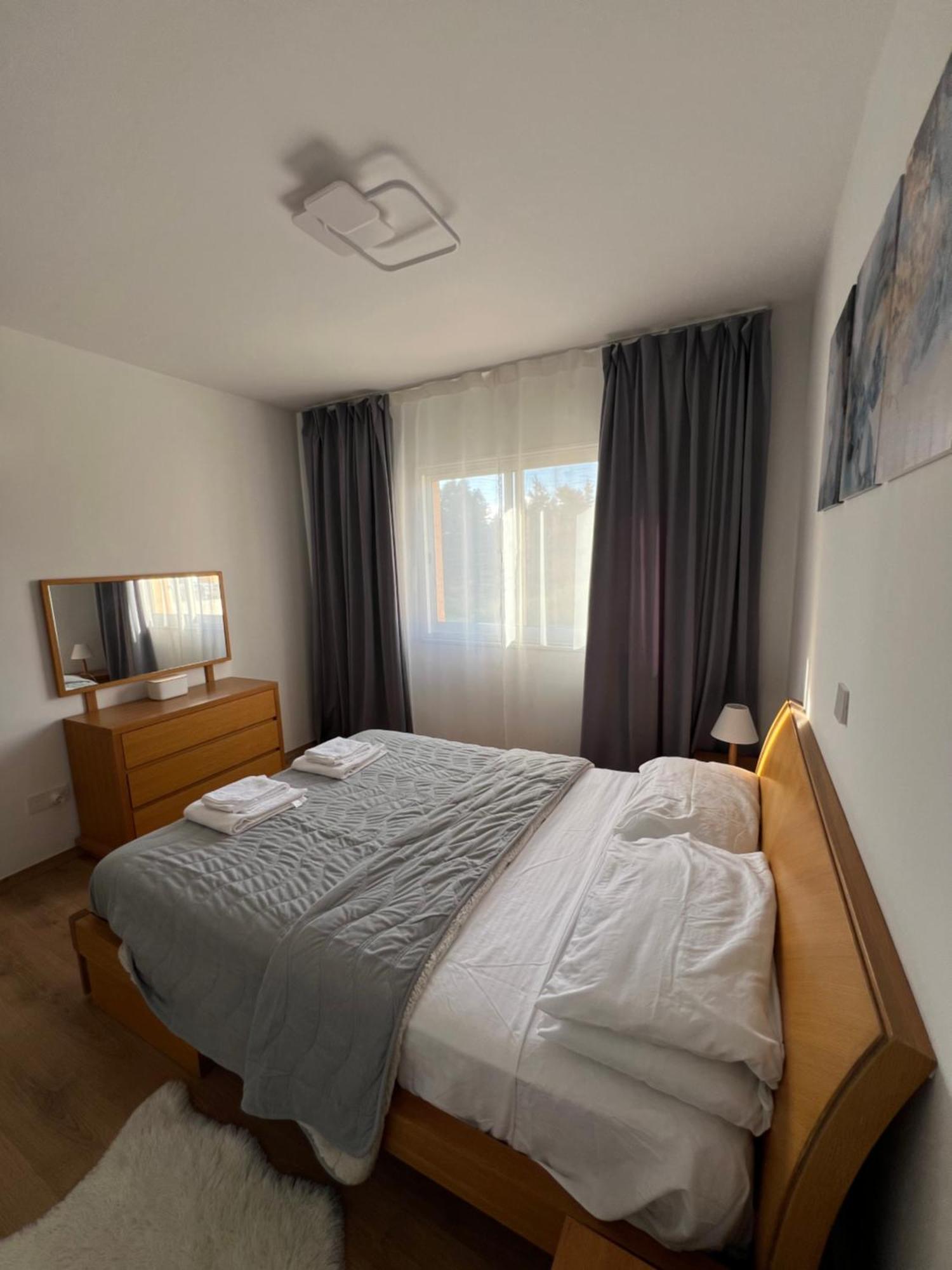 Iris Village Grand Apartment Paphos Ngoại thất bức ảnh