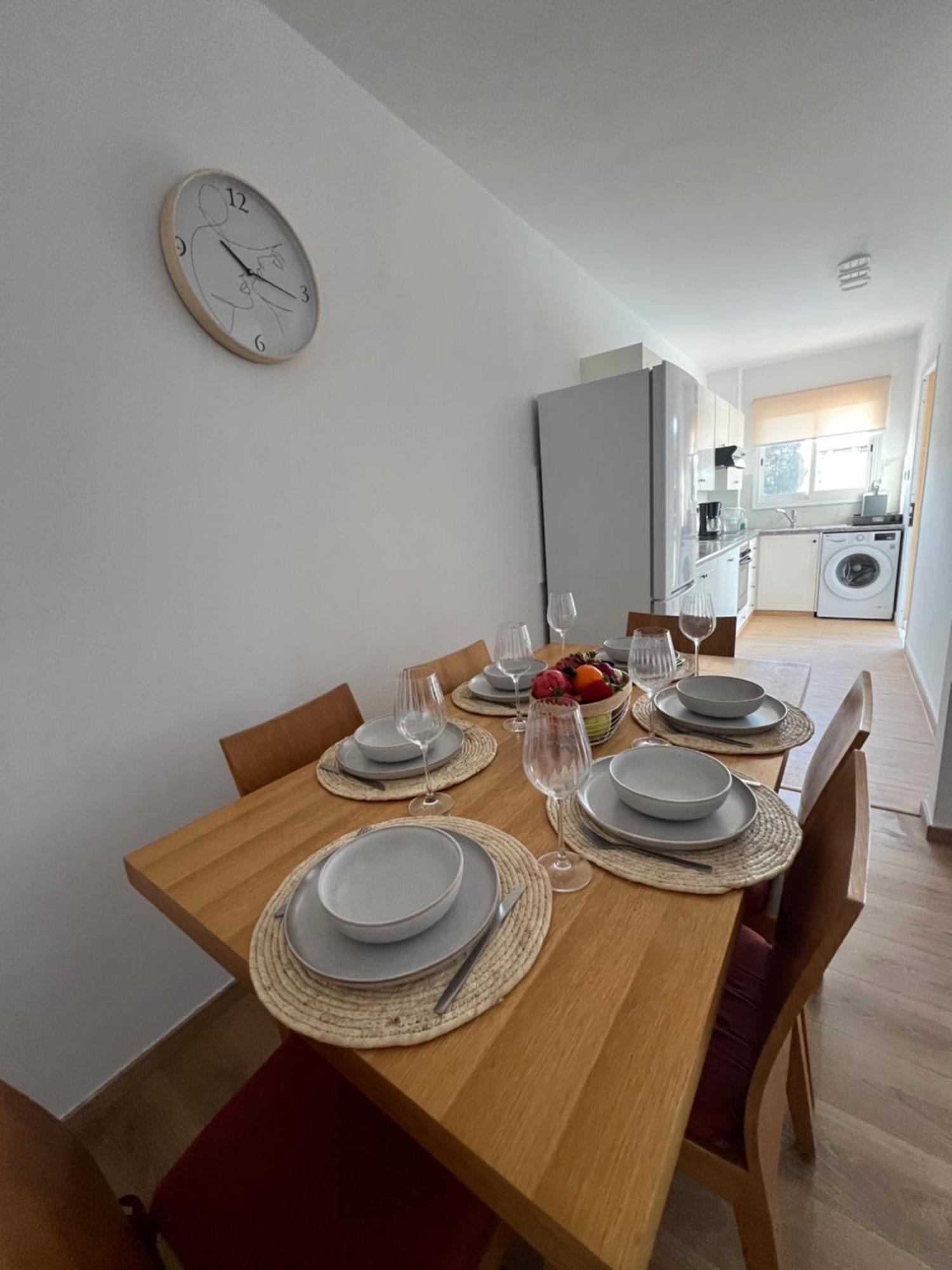 Iris Village Grand Apartment Paphos Ngoại thất bức ảnh