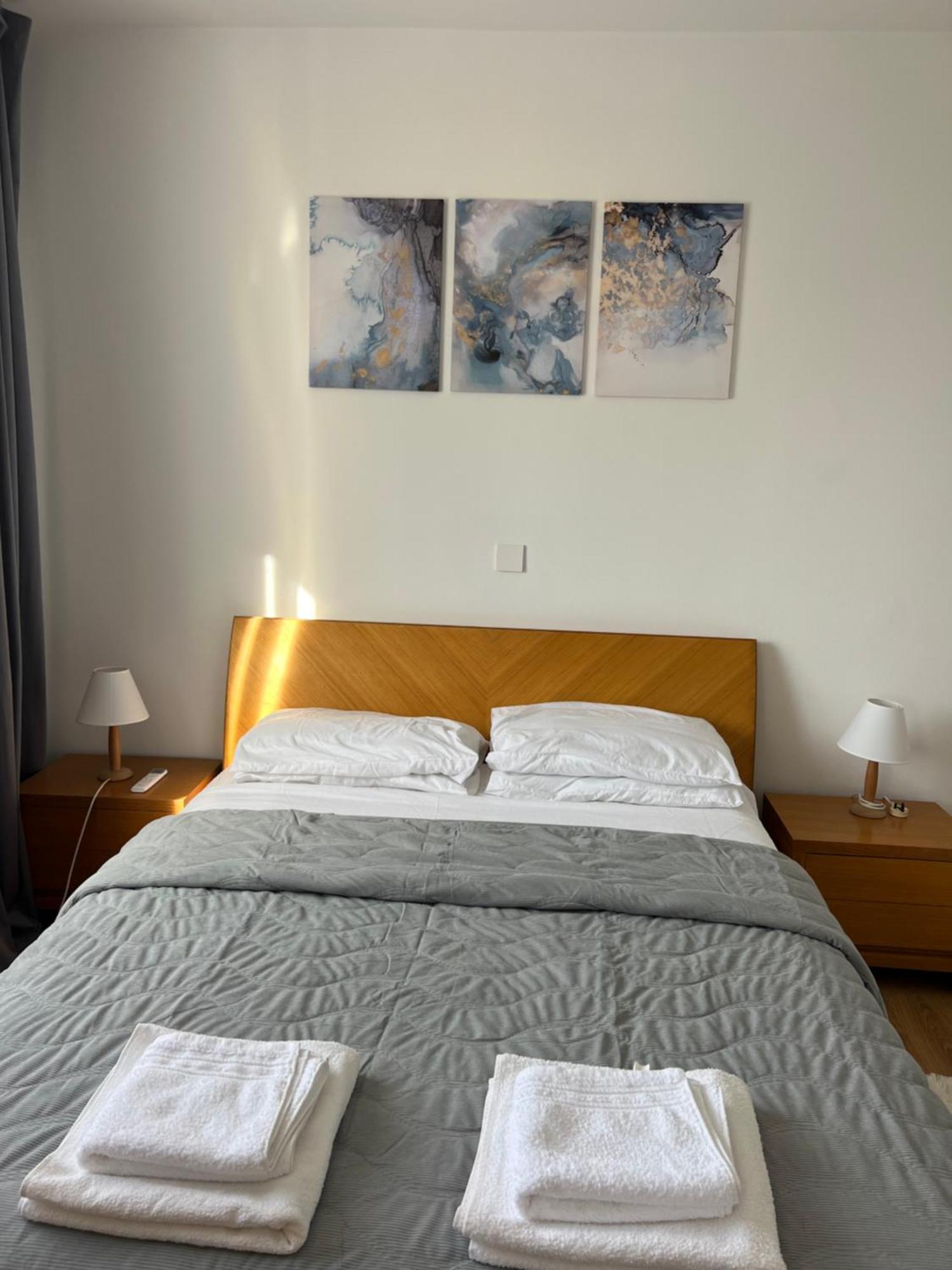Iris Village Grand Apartment Paphos Ngoại thất bức ảnh