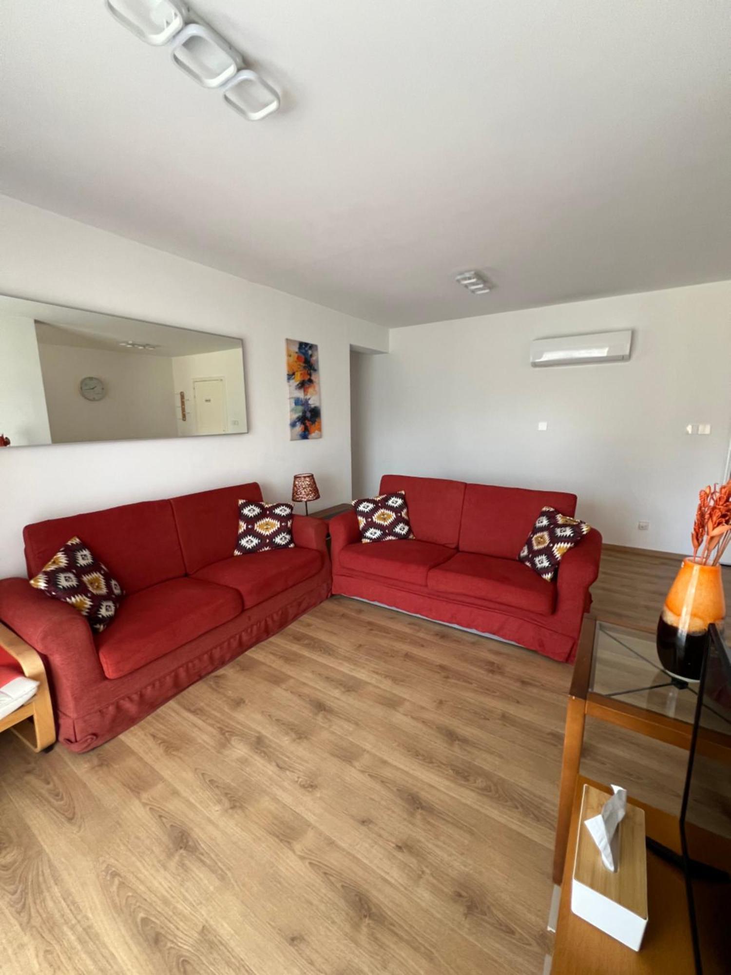 Iris Village Grand Apartment Paphos Ngoại thất bức ảnh